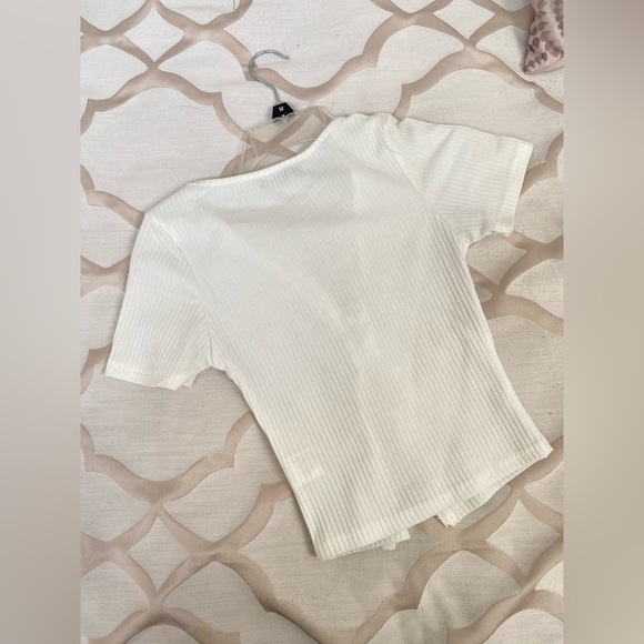 White Short Sleeve Zip up Top - Picture 2 of 2